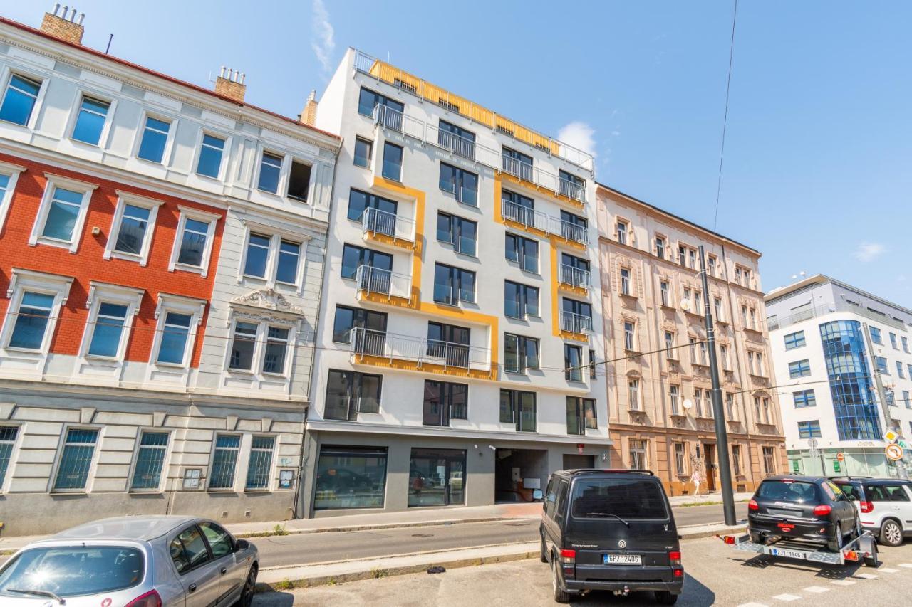 Brand New Studio Apartment #21 With Free Secure Parking In The Center Praga Exterior foto